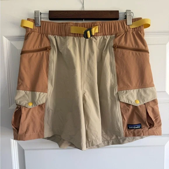 NWOT Patagonia Women's Outdoor Everyday 4" Shorts (Oar Tan) - Picture 1 of 8